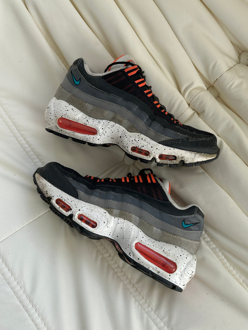 Nike Air Max 95 Black Speckled Trainers (UK 6)