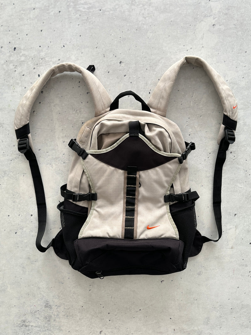 90's Nike Embroidered Swoosh Ripstop Backpack (One Size)