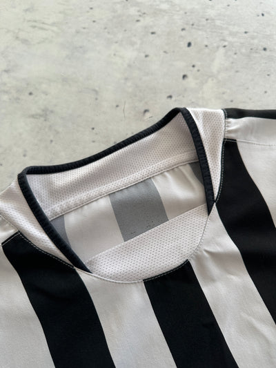 2003/04 Juventus Nike Home Shirt (L)