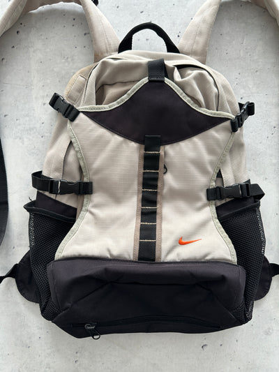 90's Nike Embroidered Swoosh Ripstop Backpack (One Size)