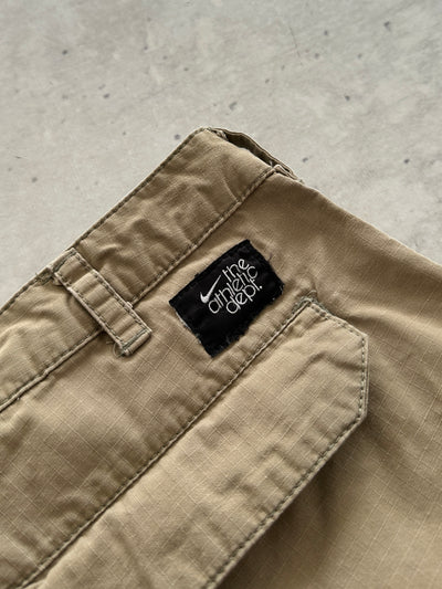 Nike Embroidered Swoosh relaxed Ripstop Shorts (M)