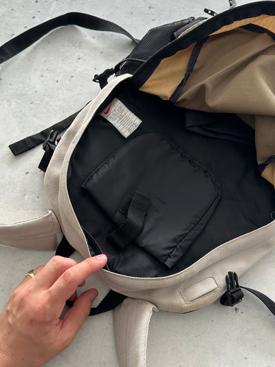 90's Nike Embroidered Swoosh Ripstop Backpack (One Size)