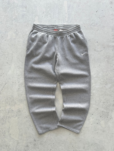 Nike essential Swoosh baggy Sweat Pants (L)