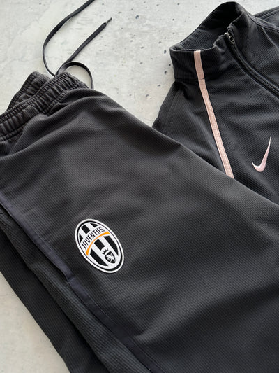2004/05 Nike Juventus Full Tracksuit (L)