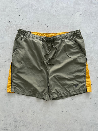 Nike two tone mesh lined Swim Shorts (L)