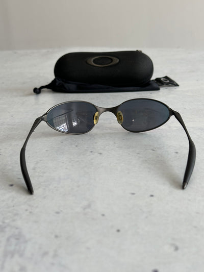 Vintage Oakley red iridium c wire Sunglasses (One Size)