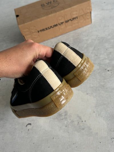 Stepney Workers Club x PLEASURES  Dellow Ramble Trainers (UK 8)