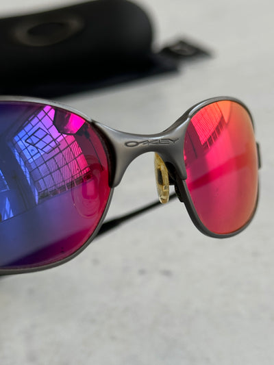 Vintage Oakley red iridium c wire Sunglasses (One Size)
