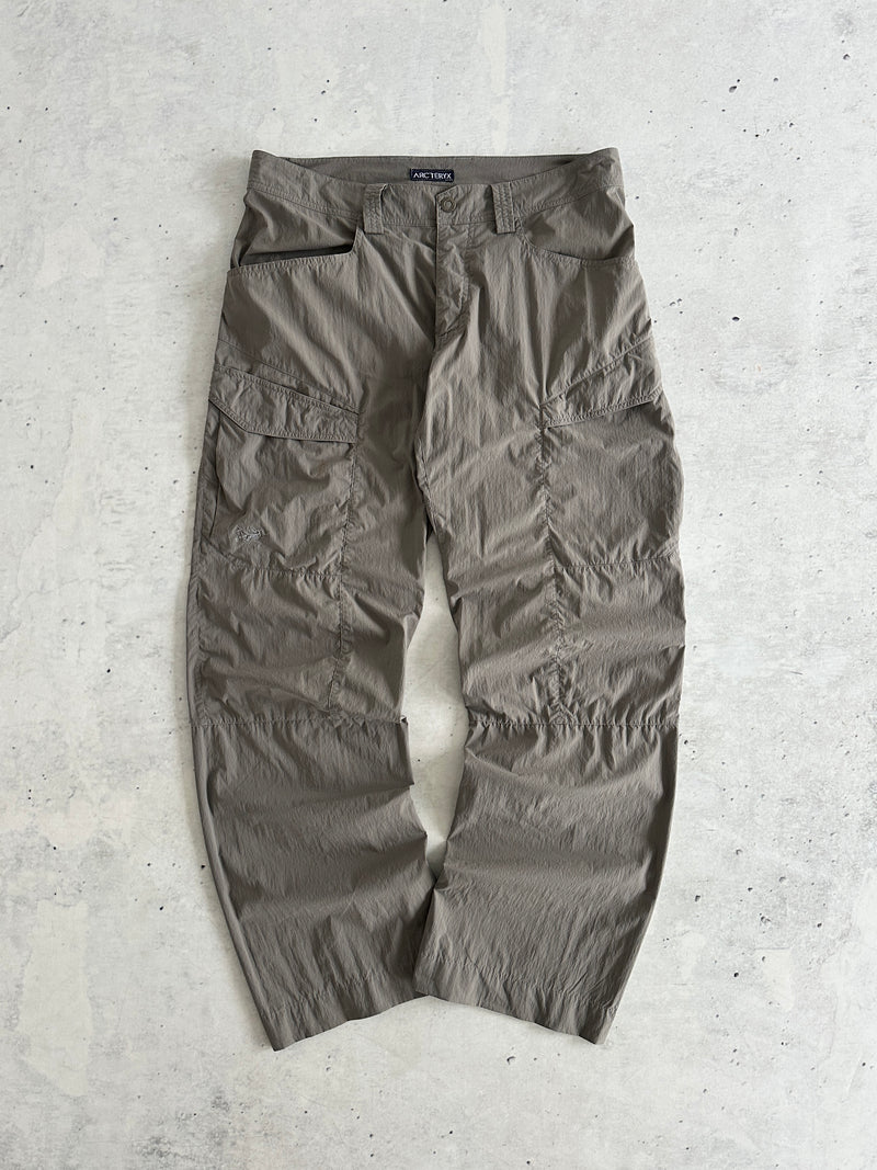 Arc'teryx Nylon Utility Embroidered Logo Pants (W32 x L33)