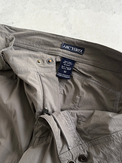 Arc'teryx Nylon Utility Embroidered Logo Pants (W32 x L33)