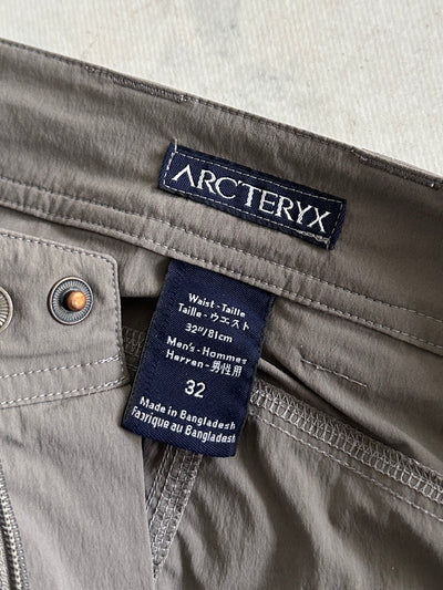 Arc'teryx Nylon Utility Embroidered Logo Pants (W32 x L33)