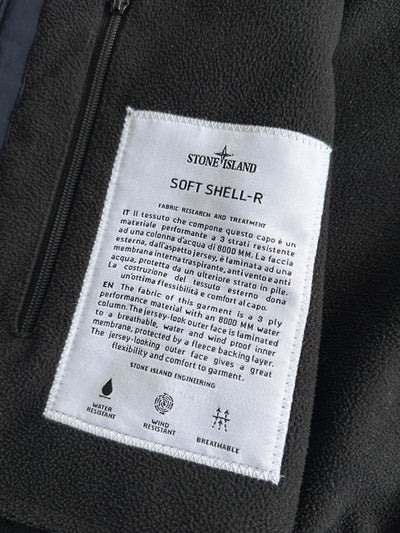 AW/15 Stone Island Soft Shell-R Zip Up Hooded Jacket (S)