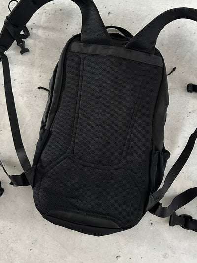 Arc'teryx Mantis lightweight 26 hiking Backpack (One Size)