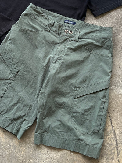 Arc'teryx Nylon Utility Shorts (W32)