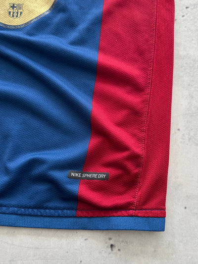 2006/07 Nike Barcelona 'Ronaldinho 10' Shirt (S)