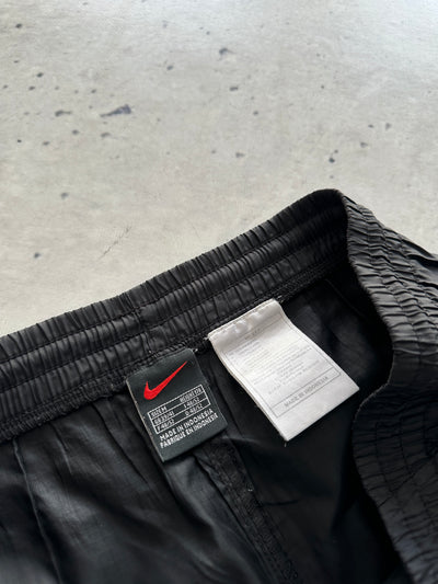 90's Nike Nylon Baggy Shorts (W36)