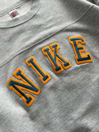 90's Nike Embroidered Spell Out Crewneck Sweatshirt (L)