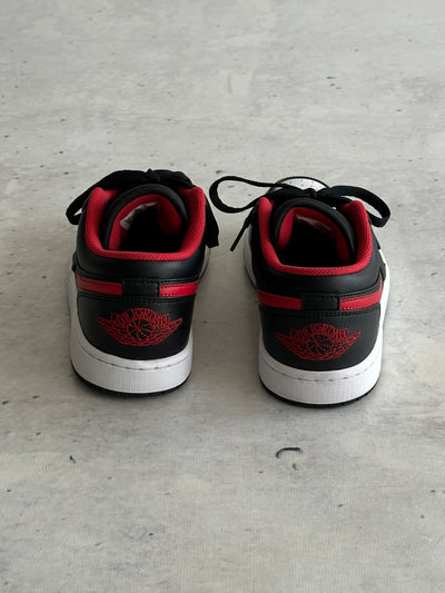 2022 Nike Air Jordan 1 'White Toe' Trainers (UK 7)