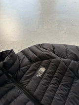 The North Face 550 Down Fill Zip Up Puffer Jacket (M)