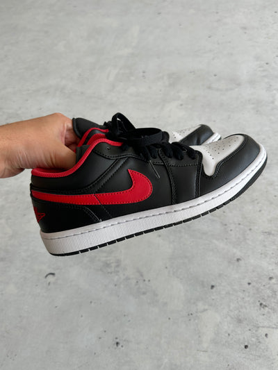 2022 Nike Air Jordan 1 'White Toe' Trainers (UK 7)