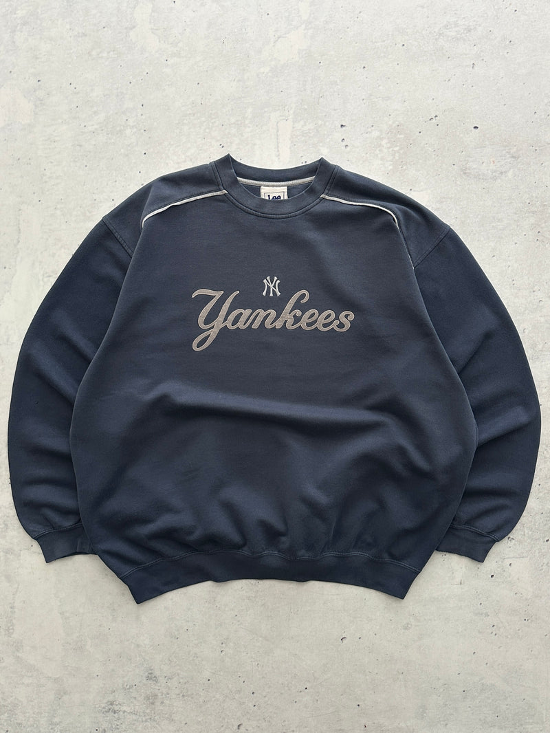 90's NY Yankees centre logo Spell Out Crewneck Sweatshirt (XXL)