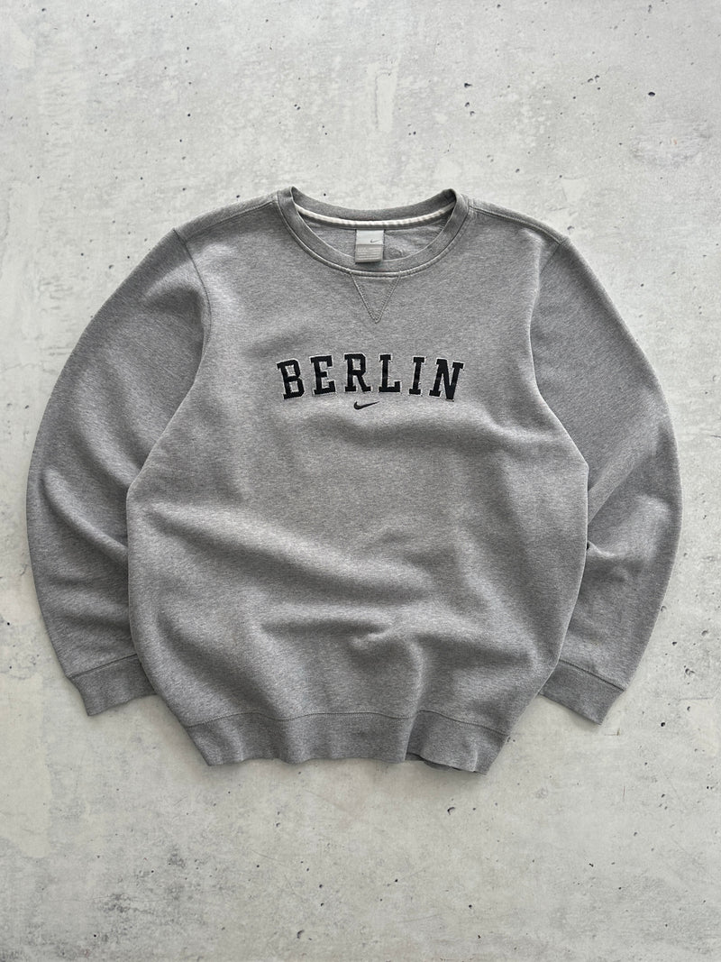 00's Nike Berlin Crewneck Sweatshirt (L)
