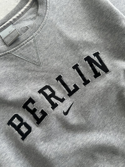 00's Nike Berlin Crewneck Sweatshirt (L)