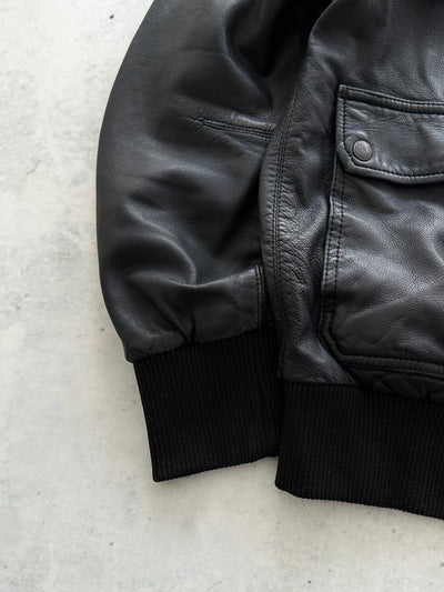 Blouson aviateur en cuir Levi's vintage avec fermeture éclair (M)