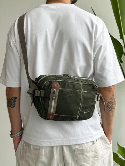 Nike Swoosh Crossbody / Sling Bag (One Size)