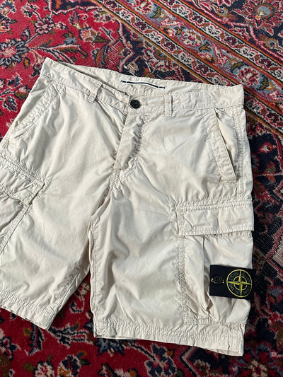 SS/16 Stone Island Cargo Shorts (W30)