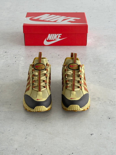 Brand New Nike Air Humara QS Trainers (UK 7.5)