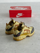 Brand New Nike Air Humara QS Trainers (UK 7.5)