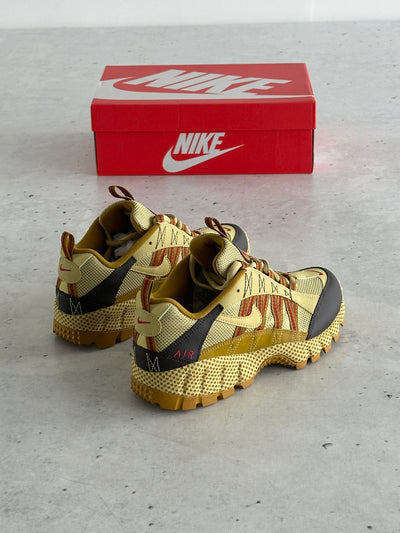 Brand New Nike Air Humara QS Trainers (UK 7.5)