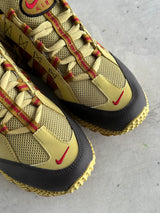 Brand New Nike Air Humara QS Trainers (UK 7.5)