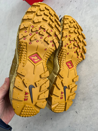 Brand New Nike Air Humara QS Trainers (UK 7.5)