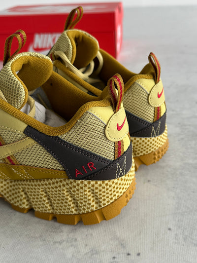 Brand New Nike Air Humara QS Trainers (UK 7.5)