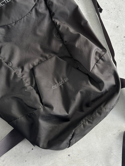 Arc'teryx Cierzo 28L ultra lightweight Hiking Backpack (One Size)