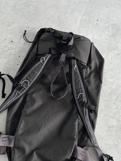 Arc'teryx Cierzo 28L ultra lightweight Hiking Backpack (One Size)