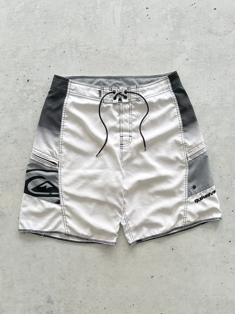 Vintage Quiksilver Baggy Board Shorts (W33)