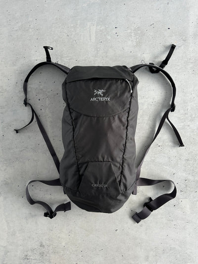 Arc'teryx Cierzo 28L ultra lightweight Hiking Backpack (One Size)