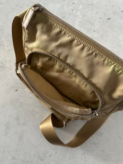 00's Prada Nylon Crossbody / Messenger Bag (One Size)