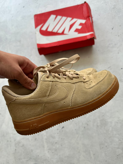 Nike Air Force 1 Suede Trainers (UK 6)