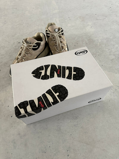 Clints Inc TRL snow footprint Trainers (UK 8)