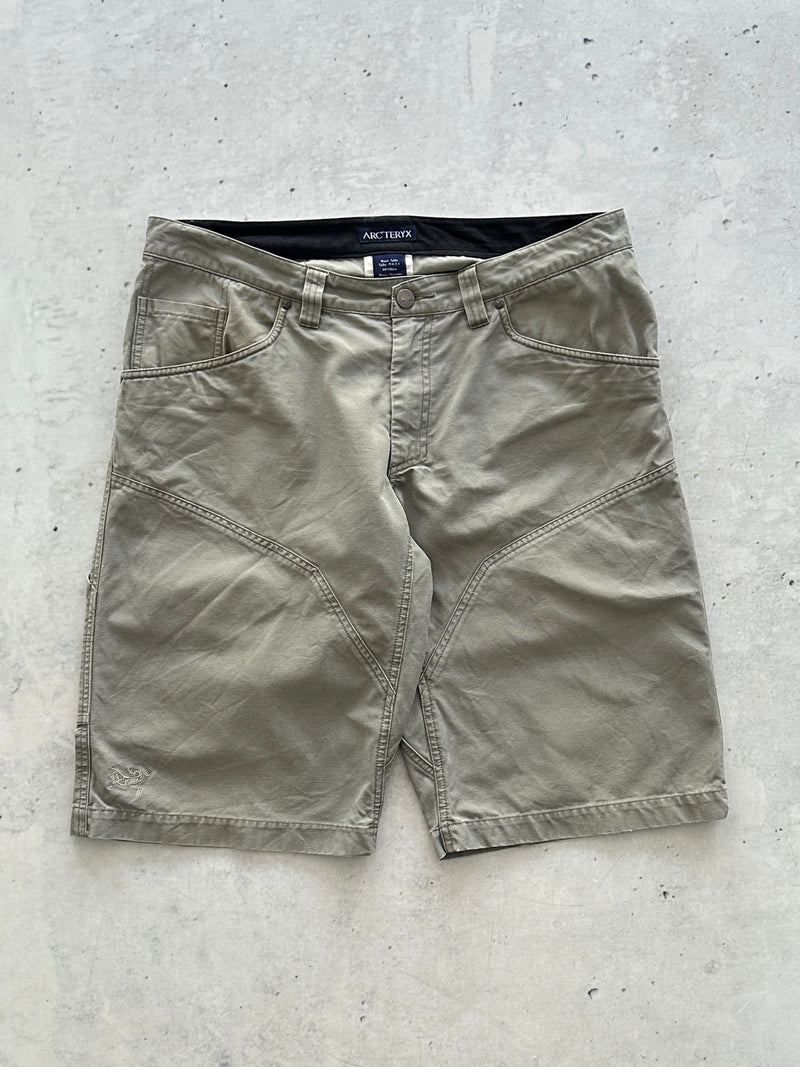 Arc'teryx Utility heavyweight Shorts (W34)