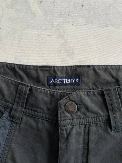 Arc'teryx Straight Leg Trousers (W30)