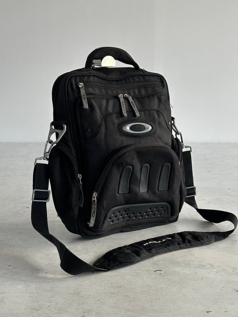 Oakley Vertical Messenger Bag (One Size)