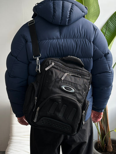 Oakley Vertical Messenger Bag (One Size)
