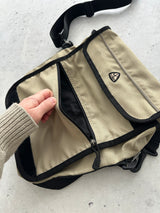 Nike ACG 2 Way convertible Messenger / Crossbody Bag (One Size)