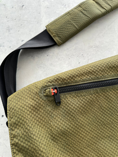 Y-3 Yohji Yamamoto Messenger / Crossbody Bag (One Size)