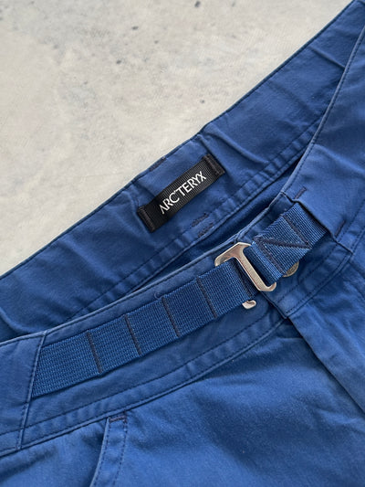 Arc'teryx Belted Canvas Utility Shorts (W30)